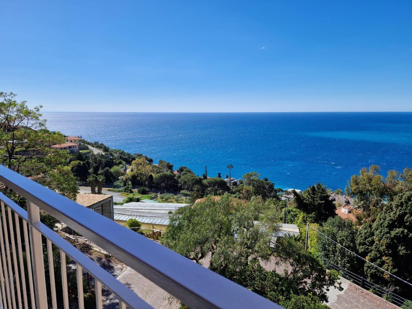 Apartament La Finestra Sul Golfo Ospedaletti Zewnętrze zdjęcie