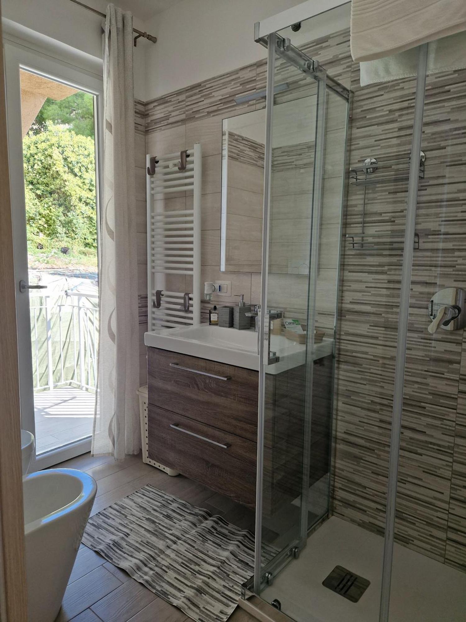 Apartament La Finestra Sul Golfo Ospedaletti Zewnętrze zdjęcie